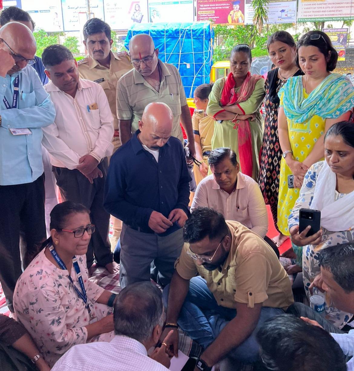 Officials meet with delegation